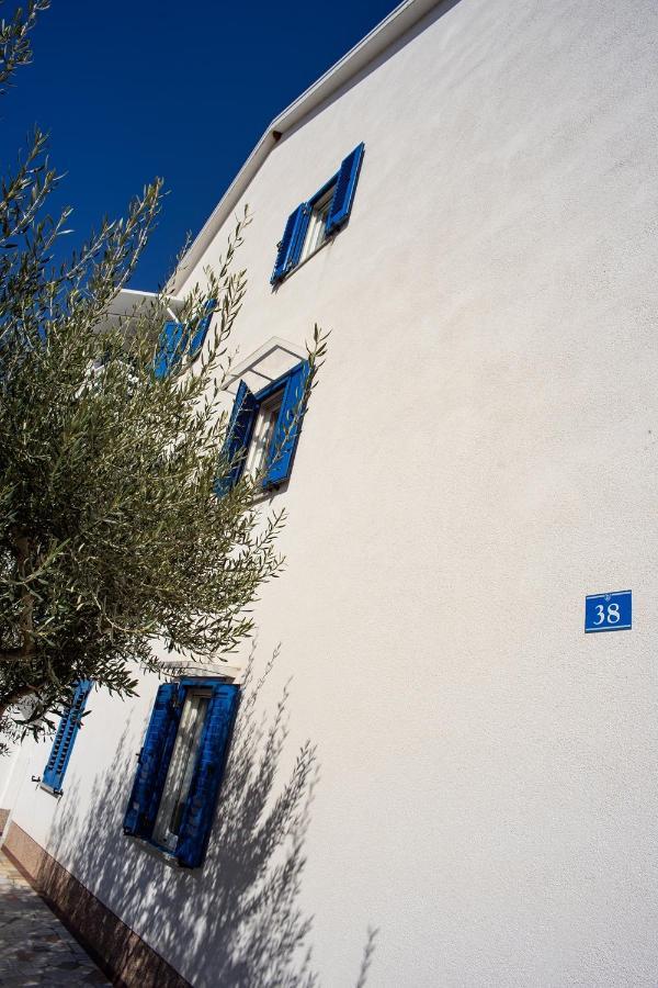 Olive Tree Apartments 우마그 외부 사진