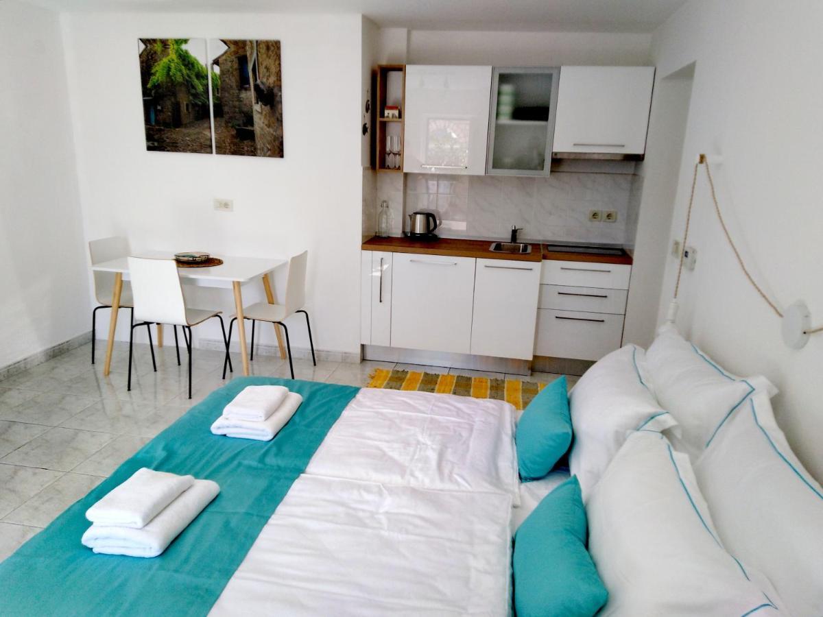 Olive Tree Apartments 우마그 외부 사진