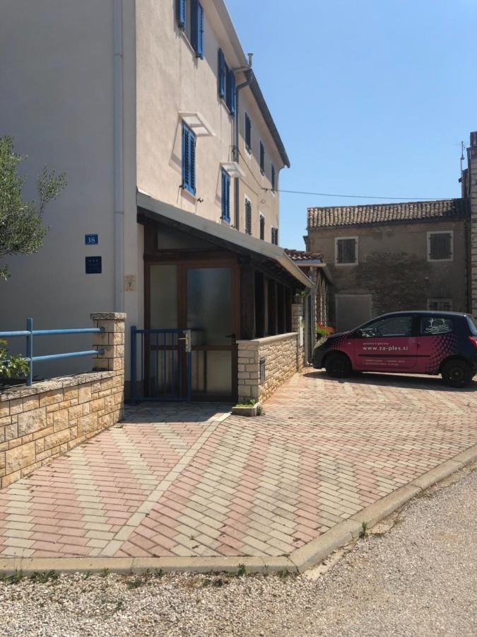 Olive Tree Apartments 우마그 외부 사진